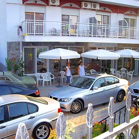 فندق Triada لايميناس